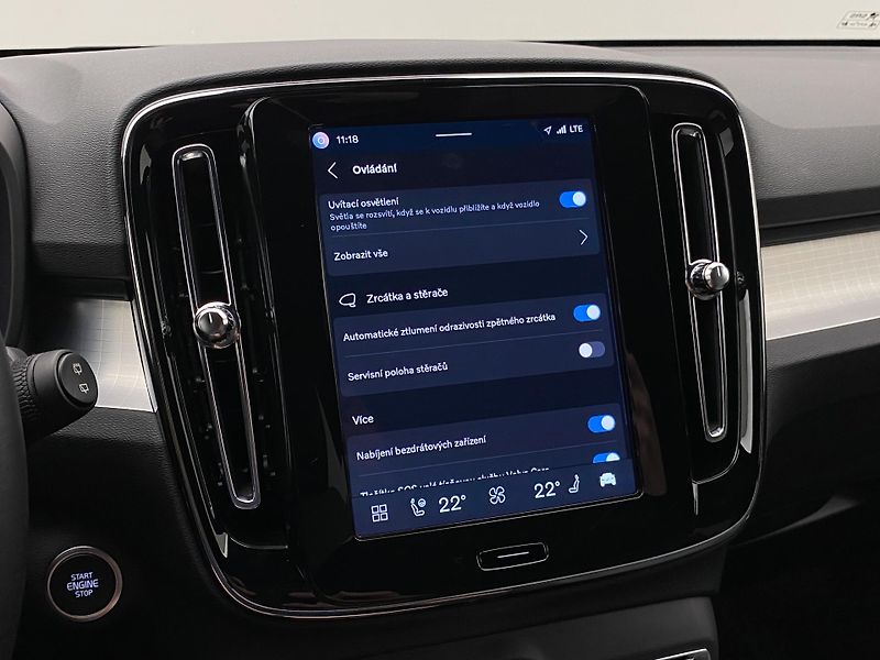 Volvo XC40 B3 CORE AUT CZ REZERVACE - fotka 45 z 51