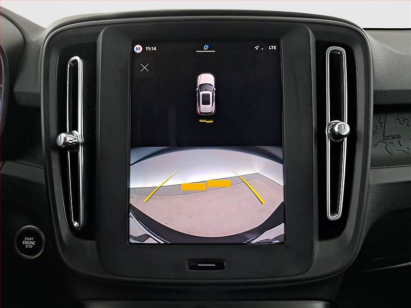 Volvo XC40 (2026) Plus B3 - fotka 20 z 20