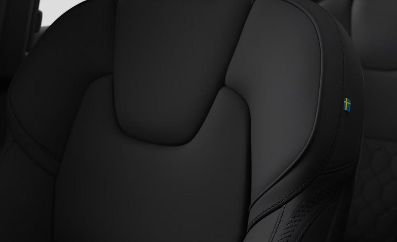Volvo XC90 (2026) B5 AWD PLUS DARK - fotka 10 z 17