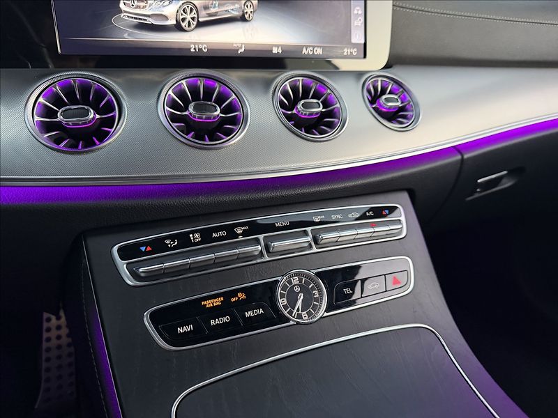 Mercedes-Benz Třídy E 220d AMG 4Matic - fotka 18 z 26