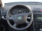 Škoda Octavia (2004) 1.9 TDi, 2.maj, Ambiente, TZ - náhled 13