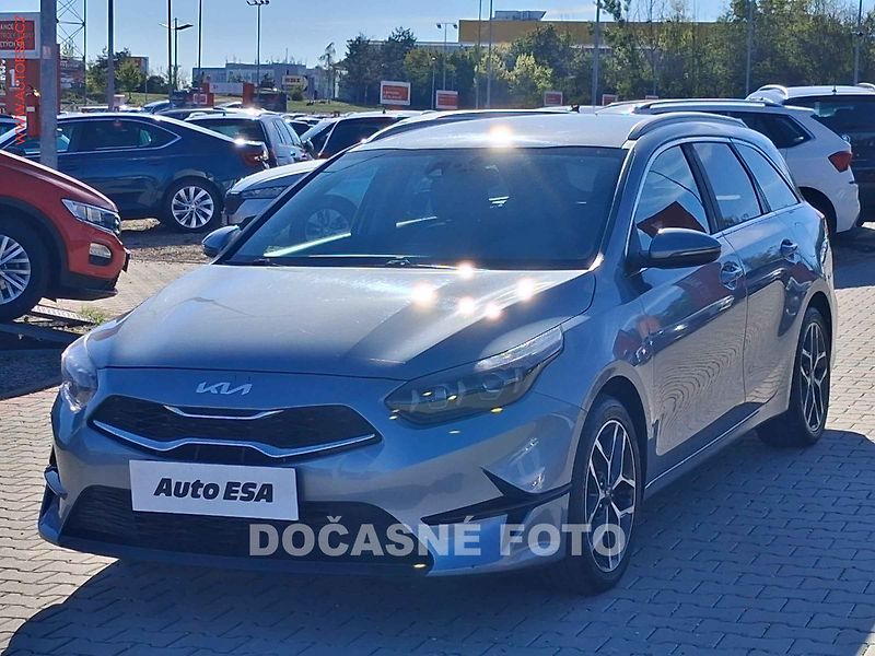 Kia Ceed (2022) 1.5 TGDi, 1.maj,ČR, TOP - fotka 3 z 18
