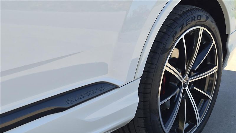 Audi Q7 3,0 50 TDI S-LINE ČR - fotka 11 z 33