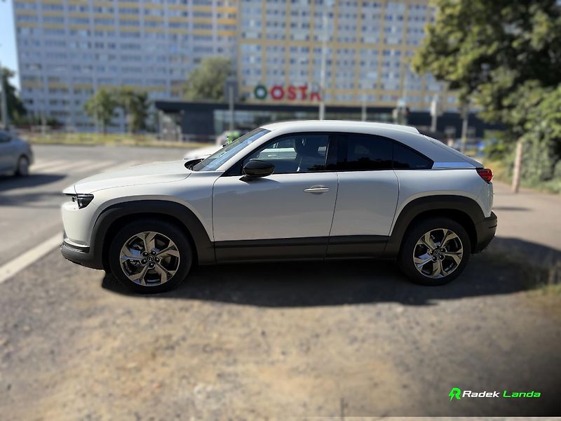 Mazda MX-30 (2021) e-SKYACTIV 35,5 kWh | Head-Up - fotka 3 z 21