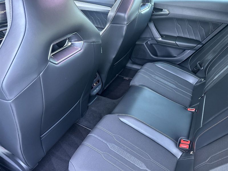 Cupra Leon (2021) ST 2.0 TSI DSG FR - fotka 9 z 32