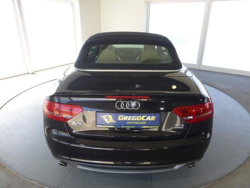 Audi A5 (2011) 3,0TDI*ALU*NAVI**CABRIO - fotka 6 z 23
