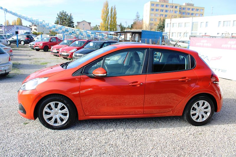 Peugeot 208 (2018) 1,2i KLIMA EL.OKNA TEMPOMAT  - fotka 4 z 20