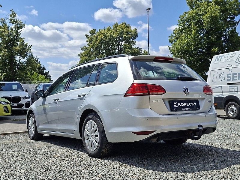 Volkswagen Golf 1,6 TDI 110k M5 - fotka 11 z 25