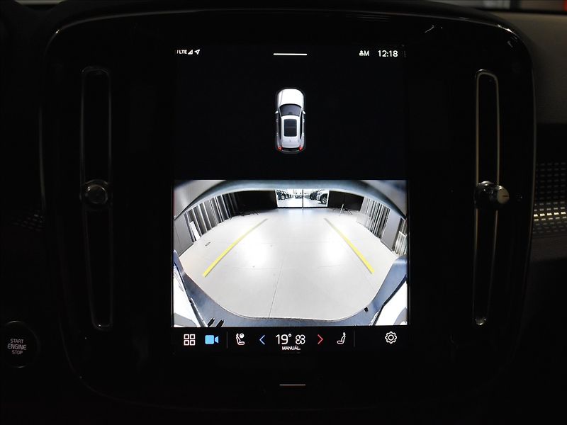Volvo XC40 2,0 B4 PLUS Dark BLIS,Bezklíč - fotka 17 z 22