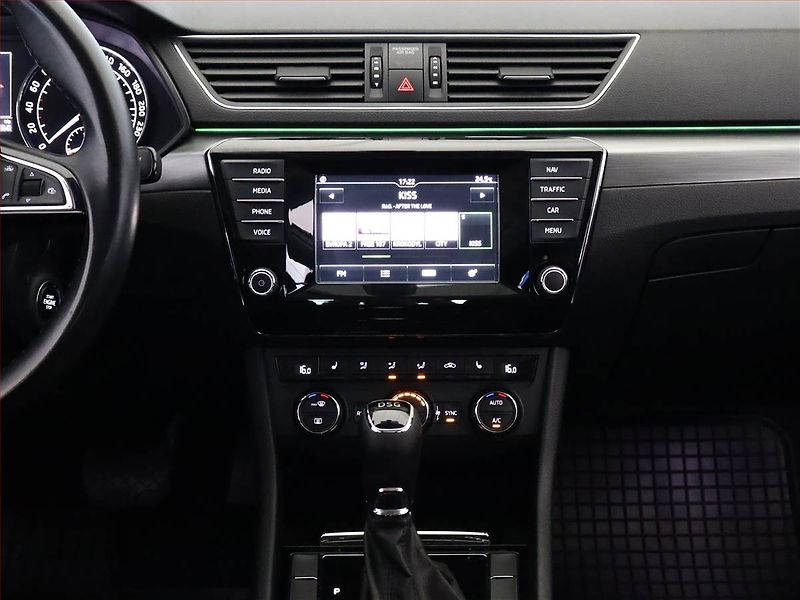 Škoda Superb (2016) Style 2.0 TDI, Automat, Navi - fotka 9 z 18