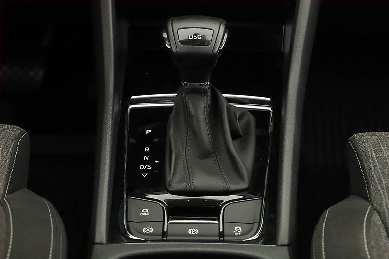 Škoda Karoq (2019) 1.5 TSI, Automat, ČR,1.maj - fotka 10 z 16