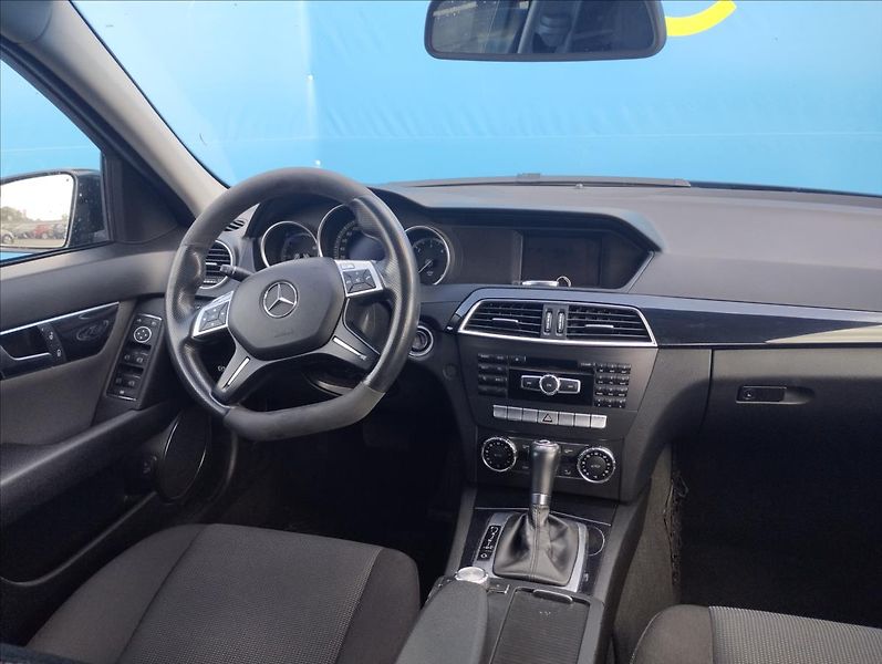 Mercedes-Benz Třídy C 2.2 CDi 150KW   2,1 - fotka 11 z 22