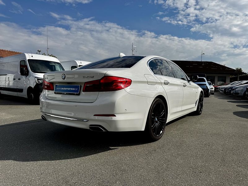 BMW Řada 5 (2018) 540D xDrive Luxury - CZ - fotka 7 z 28