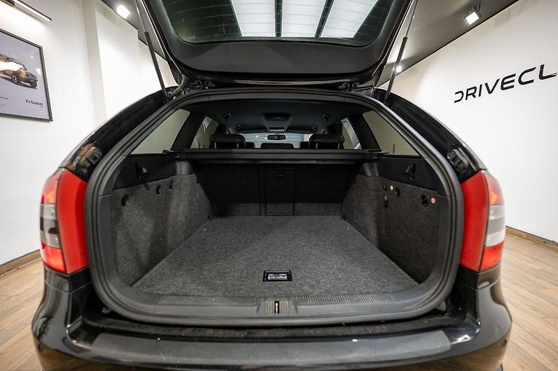 Škoda Octavia 2.0 TDI RS 125 kW - fotka 26 z 32