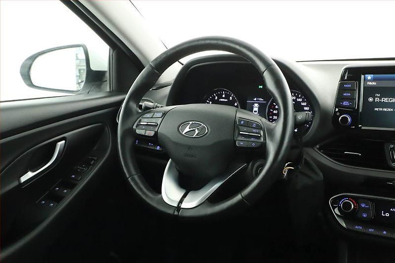 Hyundai i30 (2019) 1.4 T-GDI, Serv.kniha - fotka 8 z 16