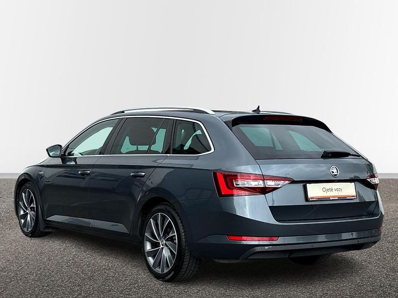 Škoda Superb L&K DSG - fotka 15 z 28
