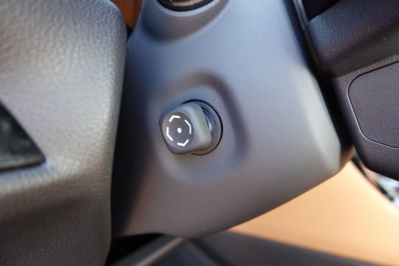 Lexus NX 350h NX350h Prestige 4x4 - fotka 22 z 36