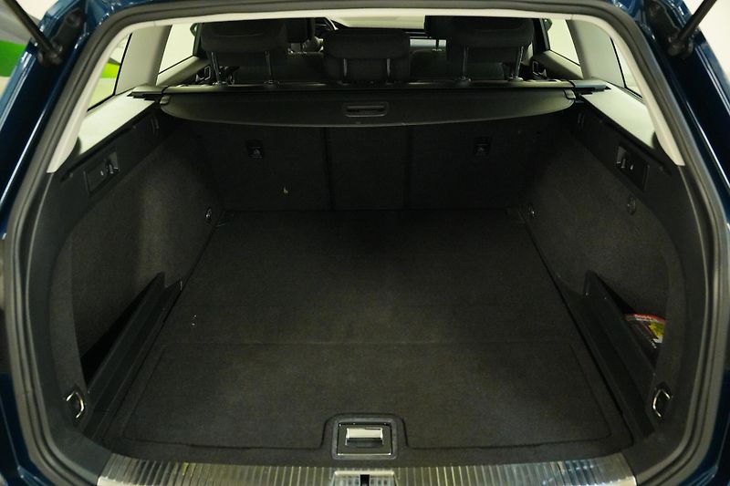 Volkswagen Passat - fotka 28 z 28