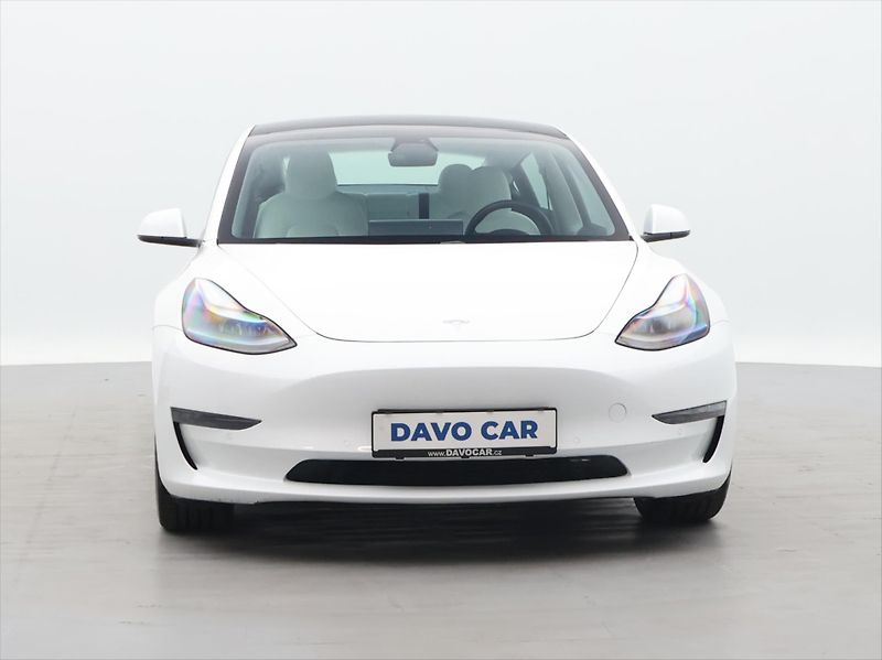 Tesla Model 3 LongRange AWD SOH90,6% DPH - fotka 2 z 33
