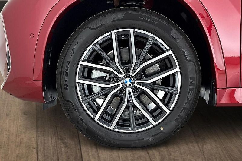 BMW iX1 xDrive30 - fotka 23 z 23