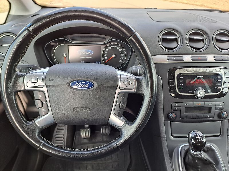 Ford Galaxy (2012) 2.0TDCi 7 MÍST SERVISKA - fotka 16 z 30