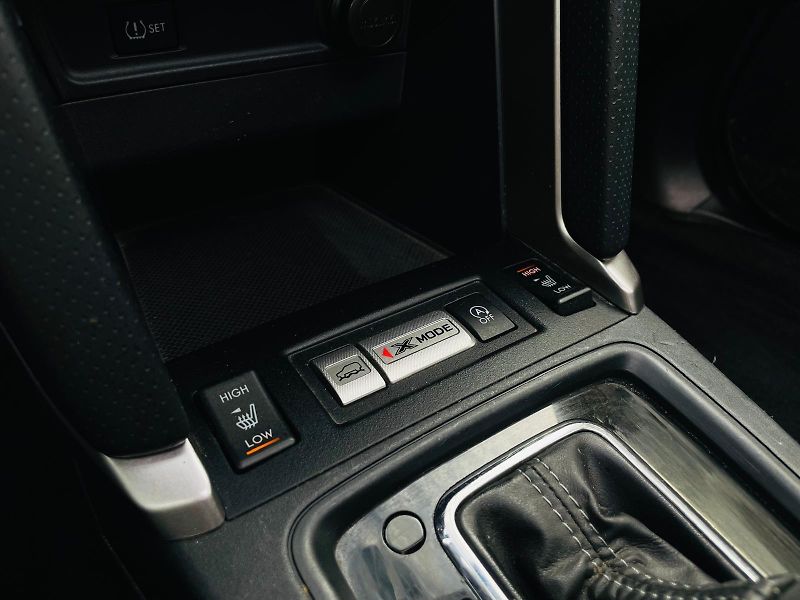 Subaru Forester 2.0i 1.MAJITEL TAŽNÉ SERVISKA - fotka 39 z 48