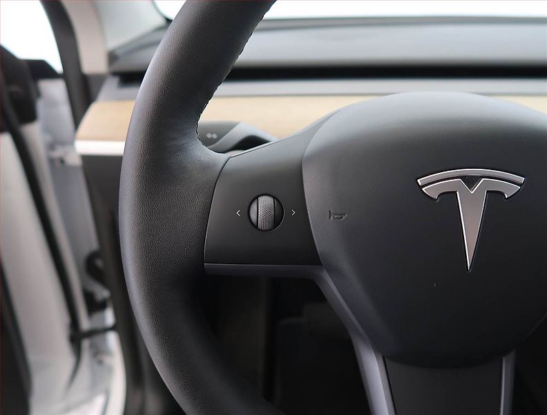 Tesla Model Y (2022) Long Range AWD 79kWh, SoH 89% - fotka 28 z 33