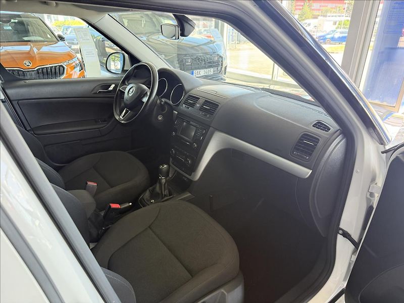 Škoda Yeti 2,0   TDI,4x4,PŮVOD ČR,2.MAJIT - fotka 8 z 23