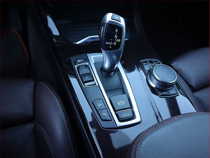 BMW X4 (2019) xDrive20d - fotka 16 z 22