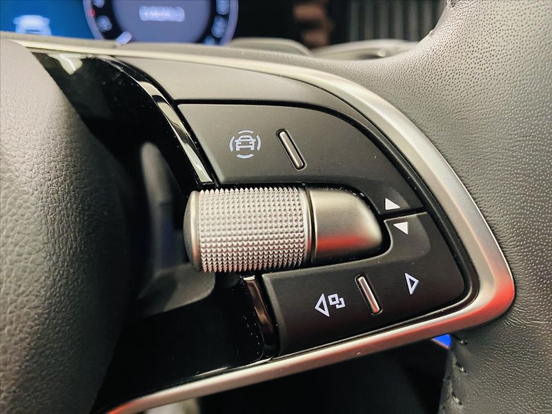 Škoda Superb 2,0 TDI DSG 110 kW L&K - fotka 14 z 27