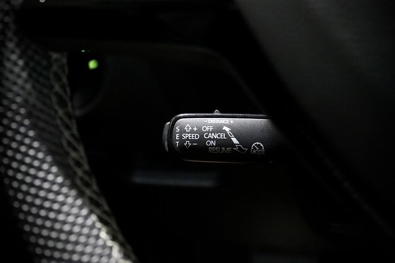 Škoda Octavia 3 FL 2.0 TSI 180 kW DSG RS - fotka 23 z 43