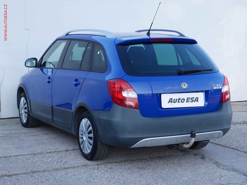 Škoda Fabia (2009) 1.6i 16V, ČR, TZ, AC - fotka 4 z 18