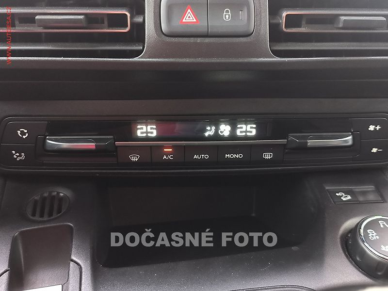 Opel Combo (2019) 1.5CDTi, Life, navi, panor - fotka 17 z 25