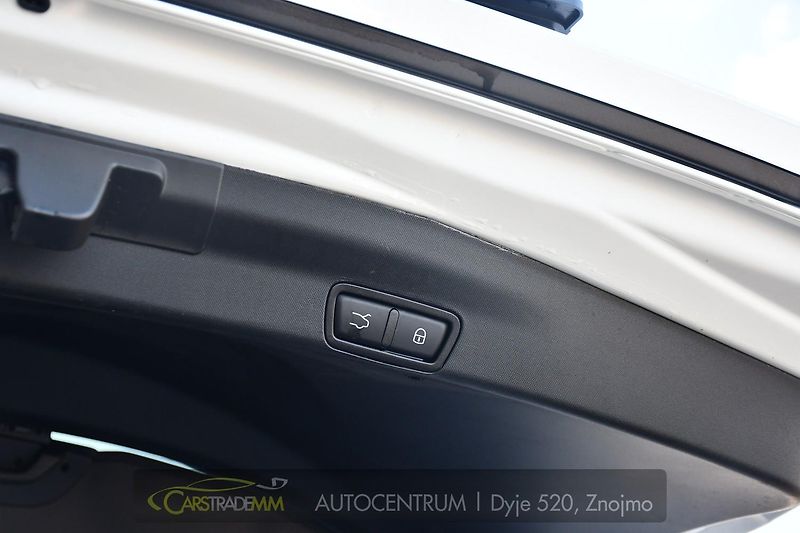Alfa Romeo Stelvio 2.2D 154kW VELOCE AT8 Q4 - fotka 45 z 51