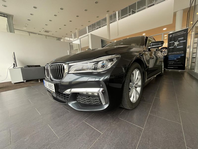 BMW Řada 7 (2018) 740Ld xDrive, 137k, perfektní - fotka 4 z 19