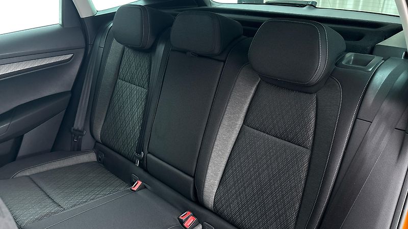 Škoda Karoq 2.0 TDI DSG Style - fotka 16 z 28