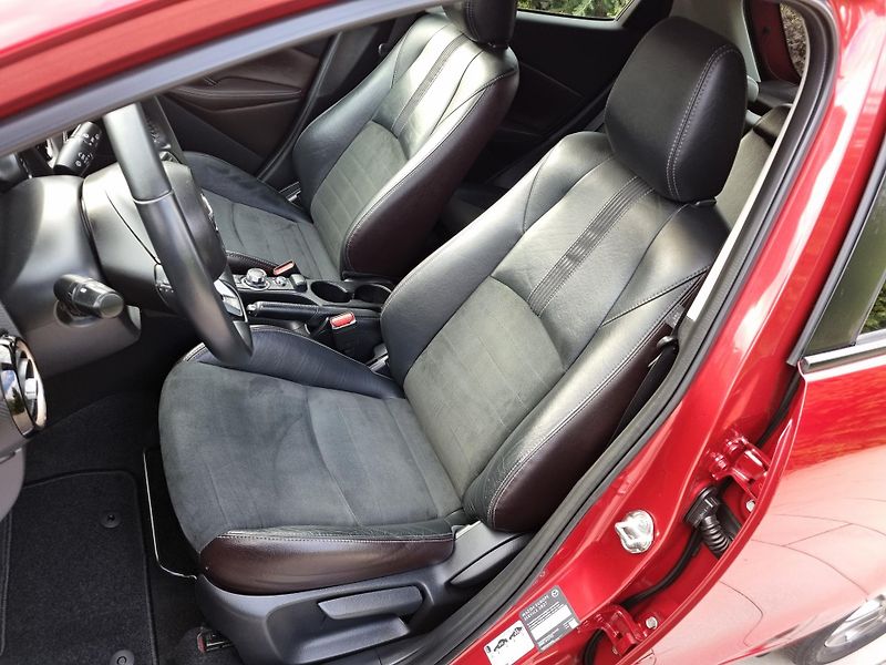Mazda 2 (2018) 1.5 G-90.KIZOKU INTENSE,HEAD U - fotka 18 z 49