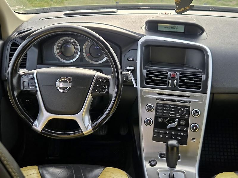 Volvo XC60 (2010) 2,4 D5-151KW-AWD- AUTOMAT - fotka 11 z 20