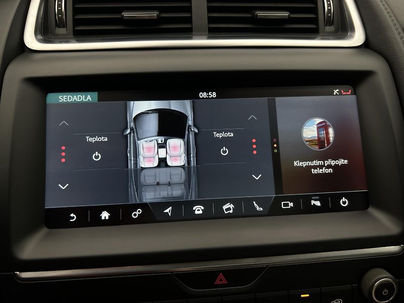 Jaguar E-Pace P250 AWD AUT - fotka 32 z 44