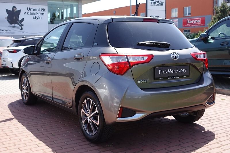 Toyota Yaris ZLEVNĚ 1.5 Dual VVT-i 6M/T Act - fotka 6 z 28