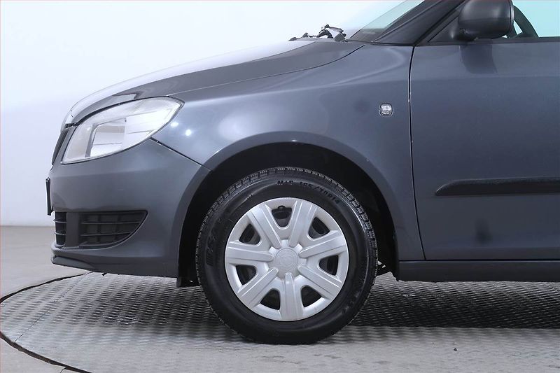 Škoda Fabia (2011) 1.4 16V, Serv.kniha - fotka 14 z 17