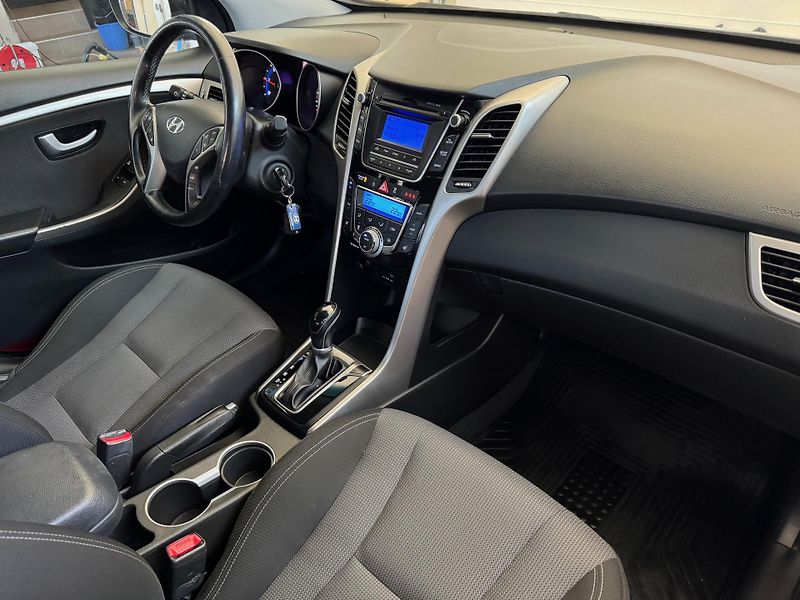 Hyundai i30 (2016) 1.6 CRDI 81 KW - CZ - AUT - fotka 17 z 18