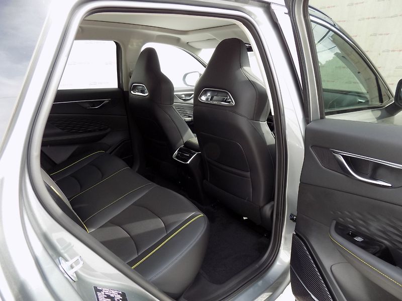 BAIC X5 (2025) 1.5T/AT/Pixel-LED/PANO/DPH/ - fotka 19 z 41