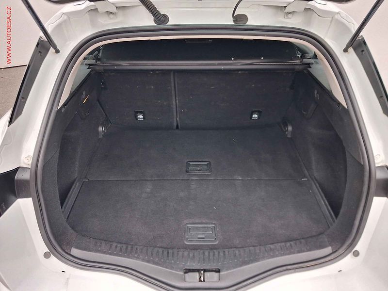 Renault Mégane (2017) 1.5 dCi, ČR, servis.kniha, AC - fotka 7 z 17