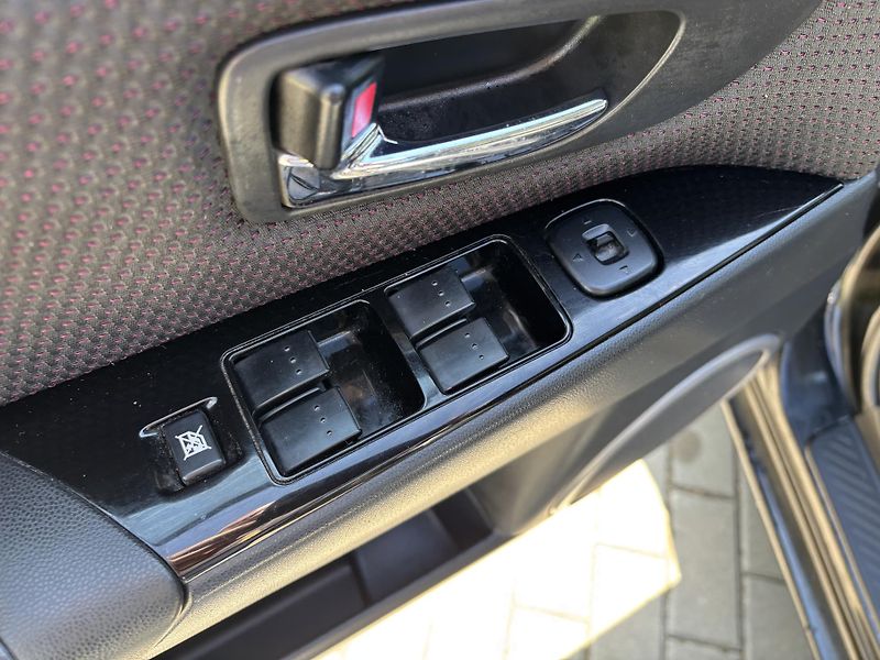 Mazda 3 1.6 Sport Active - fotka 23 z 26