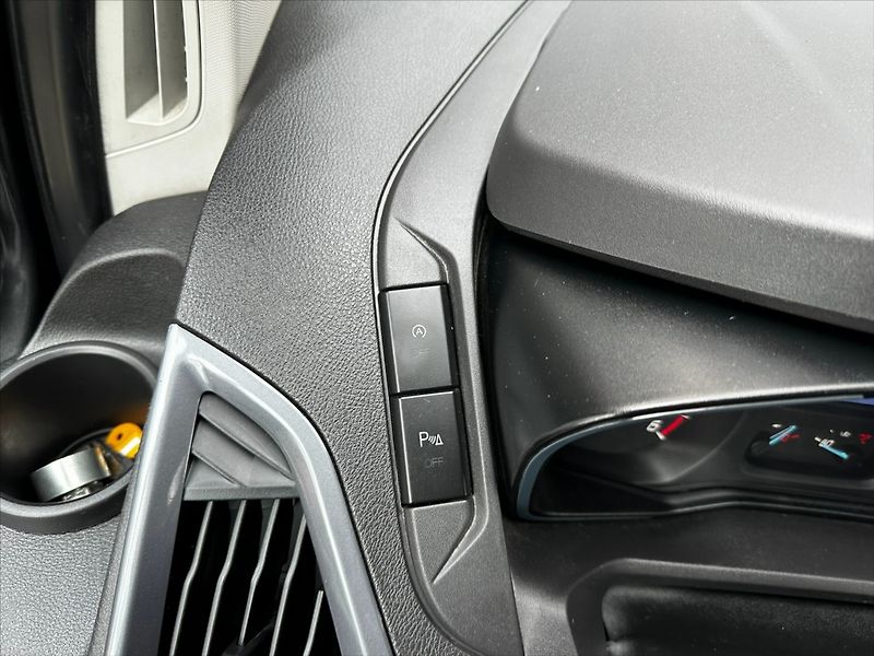 Ford Tourneo Custom 2,0 TDCi 96kW-CZ-DPH-SERVIS!! - fotka 27 z 45