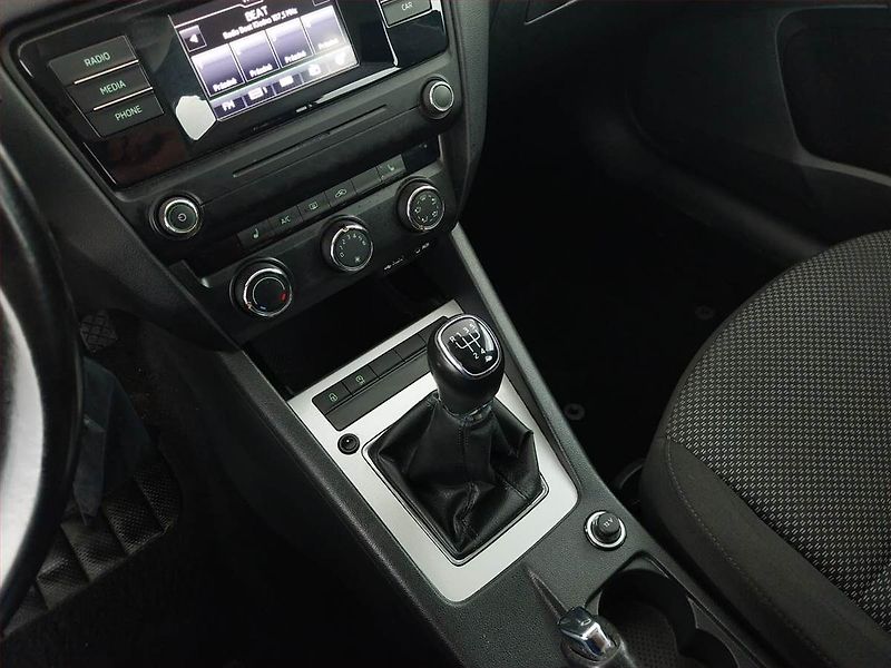 Škoda Octavia (2016) Ambition 1.6 TDI, Tempomat - fotka 13 z 15