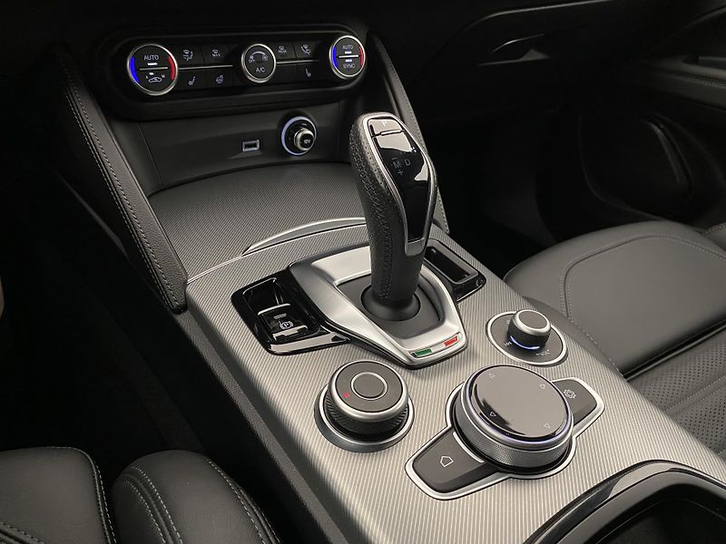 Alfa Romeo Stelvio VELOCE 2.2JTDm REZERVACE - fotka 26 z 62