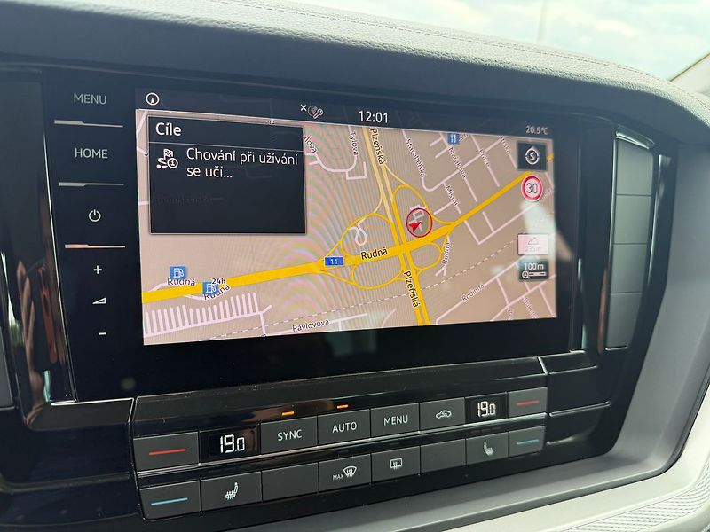 Volkswagen Touareg Basic  3,0TDI 170kW Tažné - fotka 9 z 17