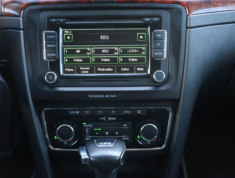 Škoda Superb (2010) Elegance 2.0 TDI, Automat - fotka 12 z 21